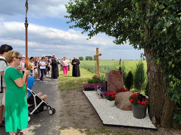 Pielgrzymka do grobu i miejsca męczeństwa bł. s. M. Acutiny