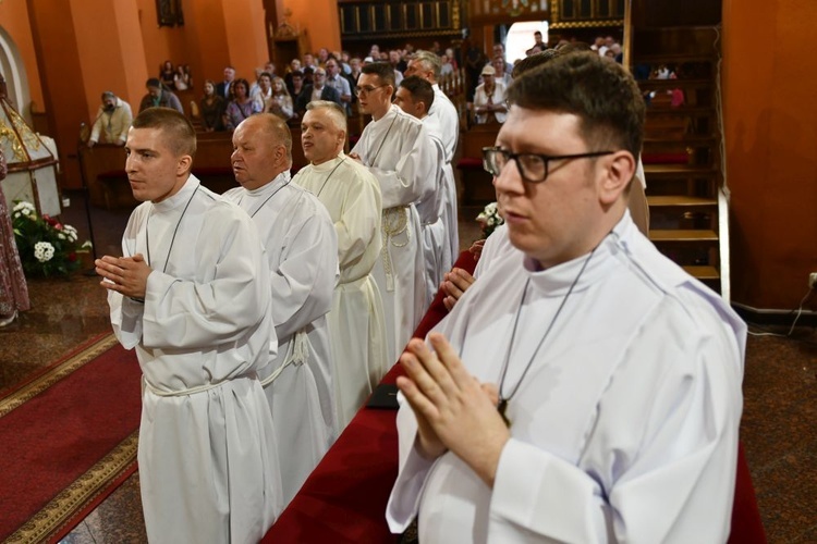 Błogosławieństwo precentorek i ceremoniarzy w zielonogóskiej konkatedrze