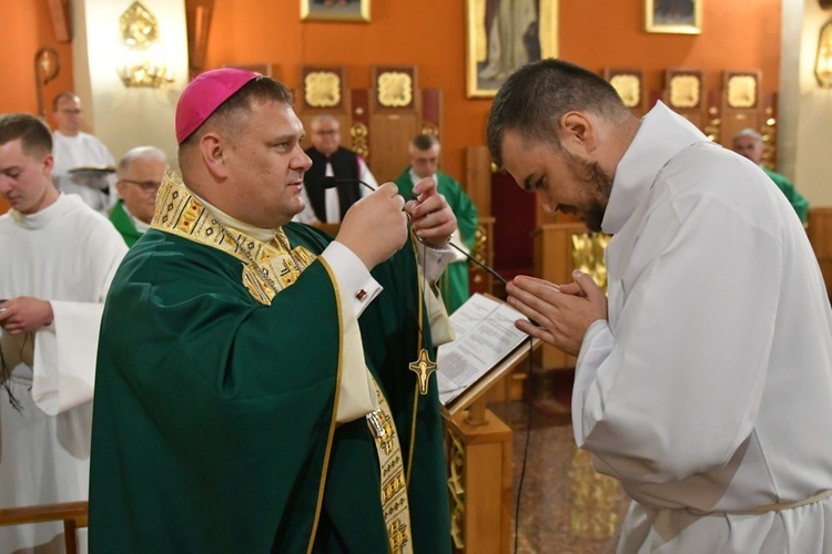 Błogosławieństwo precentorek i ceremoniarzy w zielonogóskiej konkatedrze