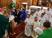 Błogosławieństwo precentorek i ceremoniarzy w zielonogóskiej konkatedrze