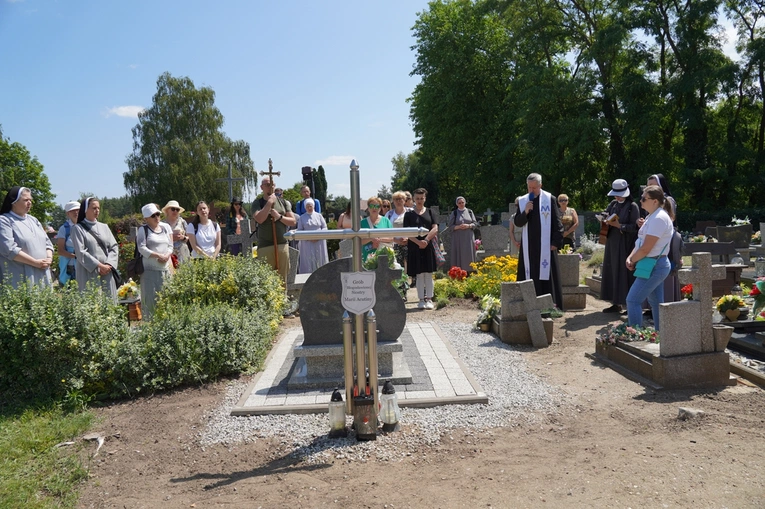 Pielgrzymka do grobu i miejsca męczeństwa bł. s. M. Acutiny