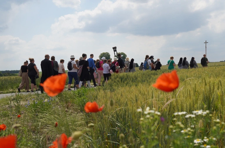 Pielgrzymka do grobu i miejsca męczeństwa bł. s. M. Acutiny