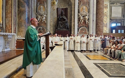 Msza św. przy grobie  św. Jana Pawła II.