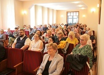 Zaproszenie na prezentację publikacji zgromadziło liczne grono nauczycieli.