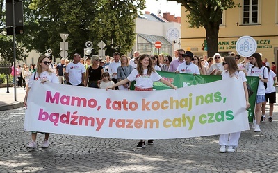 Rodzinne wydarzenie zgromadziło kilkuset wiernych.  