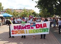 	Uczestnikom przyświecało hasło „Rodzina zakorzeniona w Chrystusie”.