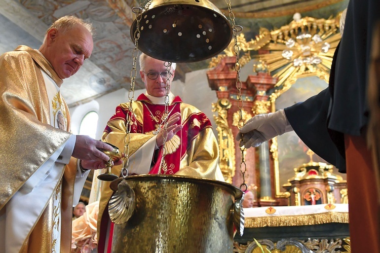 We wspólnej modlitwie wzięli udział także biskupi i kapłani naszej diecezji oraz członkowie bractwa z całej Polski.