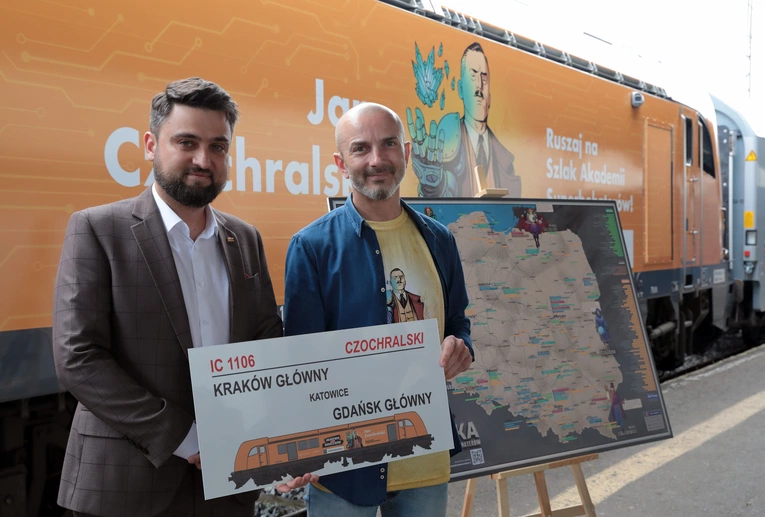 Lokomotywa z Janem Czochralskim wyrusza w Polskę