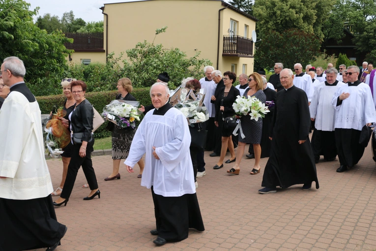 Góra. Pogrzeb ks. Waldemara Karwowskiego (1947-2024)