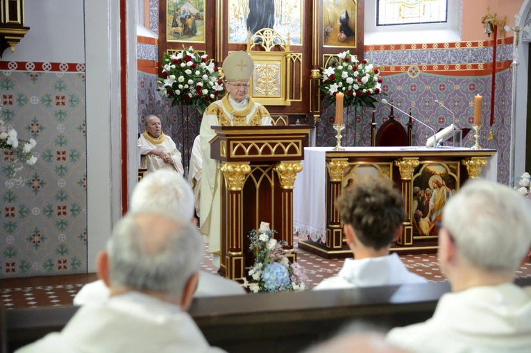 Pielgrzymka księży emerytów do Głębinowa