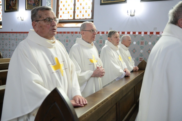 Pielgrzymka księży emerytów do Głębinowa