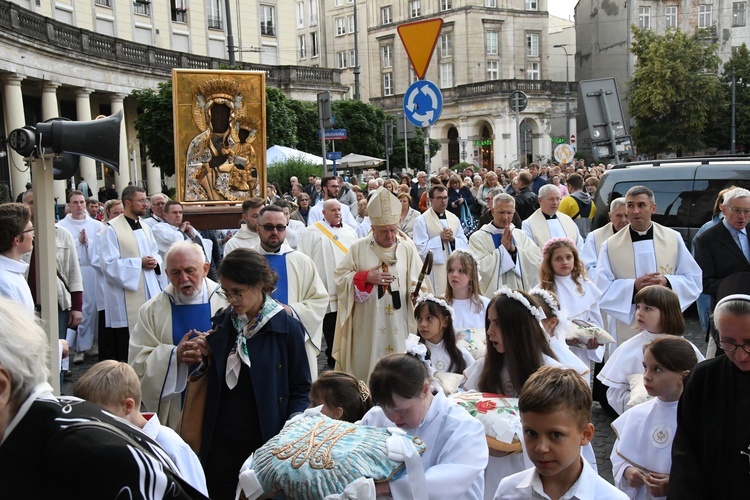 Maryja na pl. Zbawiciela