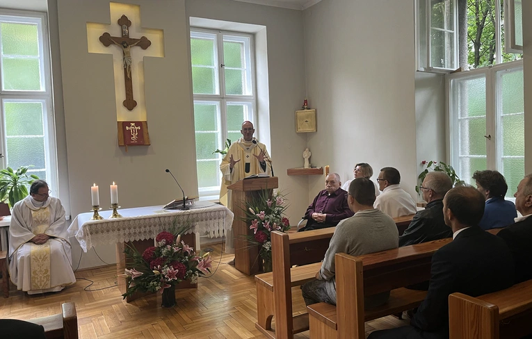 - Wiara to katedra, miłość to szpital, ale obie bez nadziei byłyby tylko cmentarzem - mówił abp Galbas, przywołując słowa Charlesa Péguy.