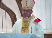 Stygmaty - znak miłości czy odrzucenia? Grupy Modlitewne Ojca Pio z całej Polski modlą się w Łagiewnikach