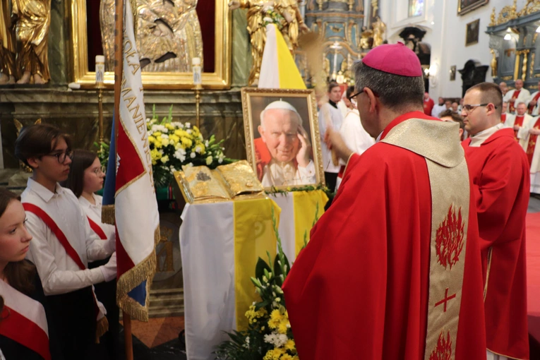 25. rocznica wizyty Jana Pawła II w Łowiczu - Msza św.