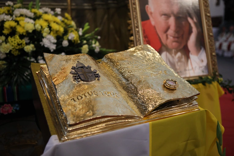 25. rocznica wizyty Jana Pawła II w Łowiczu - Msza św.