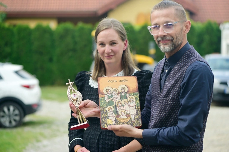 Rodzino, stań się jednością