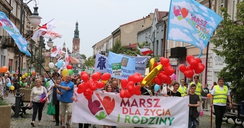 Ulicami Radomia przeszedł Marsz dla Życia i Rodziny