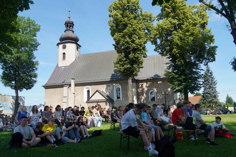 Pielgrzymka uczniów i nauczycieli