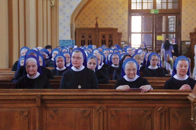 Siostry z katowickiej prowincji wzięły udział w uroczystej Mszy św. pod przewodnictwem bp. Grzegorza Olszowskiego.