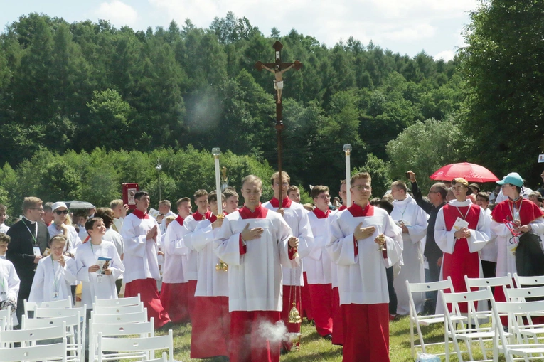 Eucharystia odbyła się w miejscu objawień Matki Bożej w Kęble.