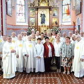 	Uczestnicy pielgrzymki do sanktuarium św. Rity w Głębinowie.