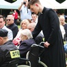 Osoby zdrowe i z niepełnosprawnościami spotkały się na modlitwie i zabawie w brwileńskim DPS-ie.