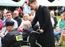 Osoby zdrowe i z niepełnosprawnościami spotkały się na modlitwie i zabawie w brwileńskim DPS-ie.