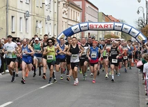 Tutaj dba się nie tylko o ducha, ale i o ciało. Działa tu Parafialny Klub Sportowy „Antoni”, a także organizowany jest znany w całym regionie, ba, nawet Polsce, Bieg do Pustego Grobu. W tym roku odbył się po raz dziesiąty.