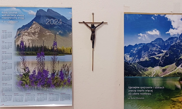 O ściąganiu krzyży w urzędach. Ksiądz: "Głupia samorządowa chrystofobia"