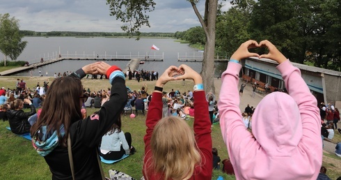 Wakacje z Bogiem to nie nuda! Festiwale, spotkania i wydarzenia dla młodych i nie tylko