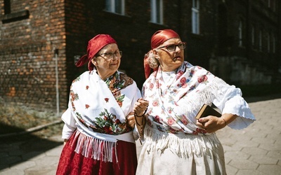 Rybnickie seniorki odtworzyły tradycyjne "oblyczki"