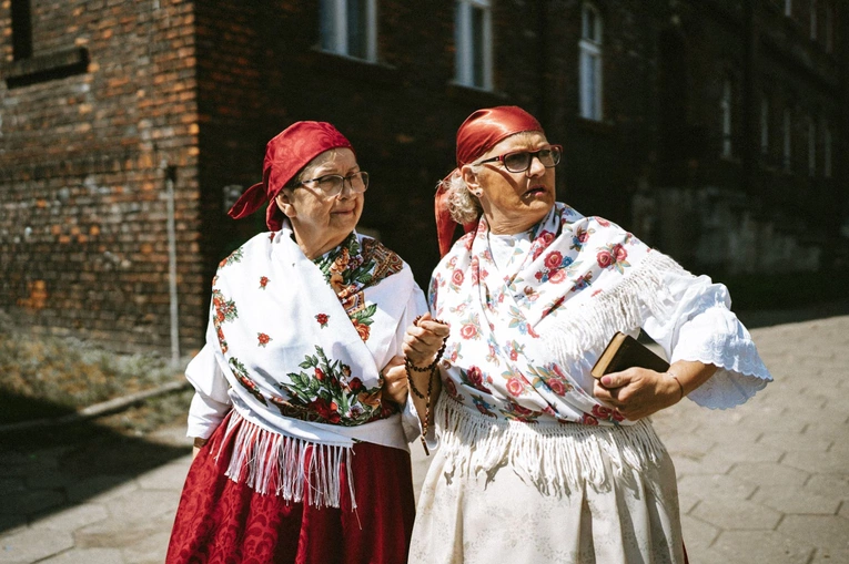 Rybnickie seniorki odtworzyły tradycyjne "oblyczki"