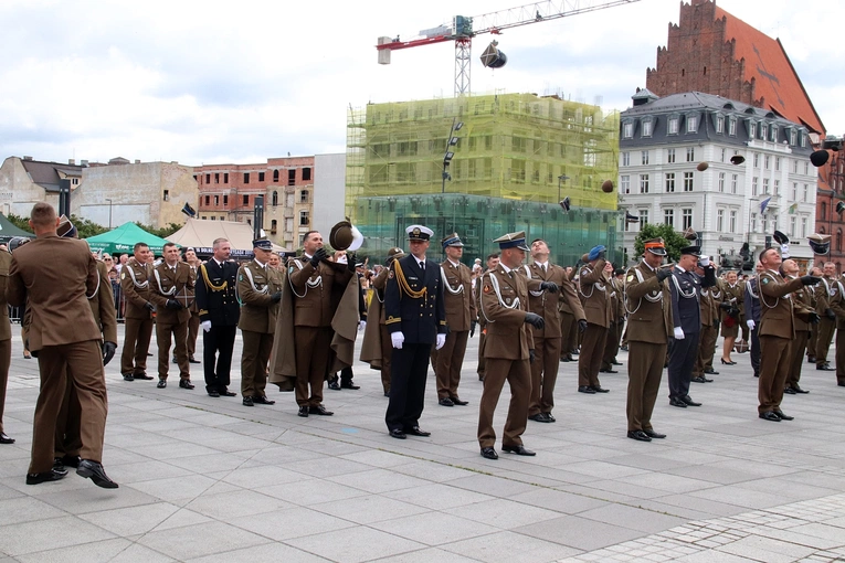 Promocja oficerska absolwentów Akademii Wojsk Lądowych - Wrocław 2024