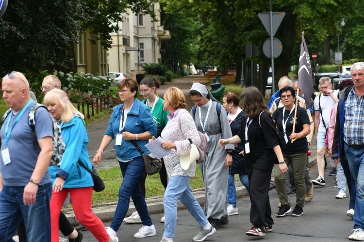 Pierwsza międzyparafialna piesza pielgrzymka