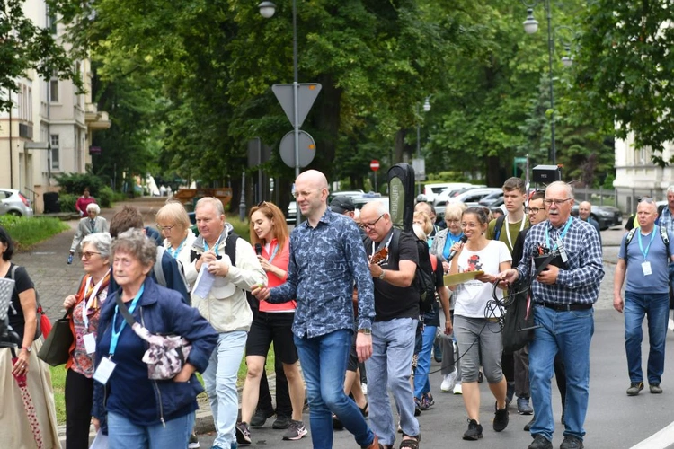 Pierwsza międzyparafialna piesza pielgrzymka