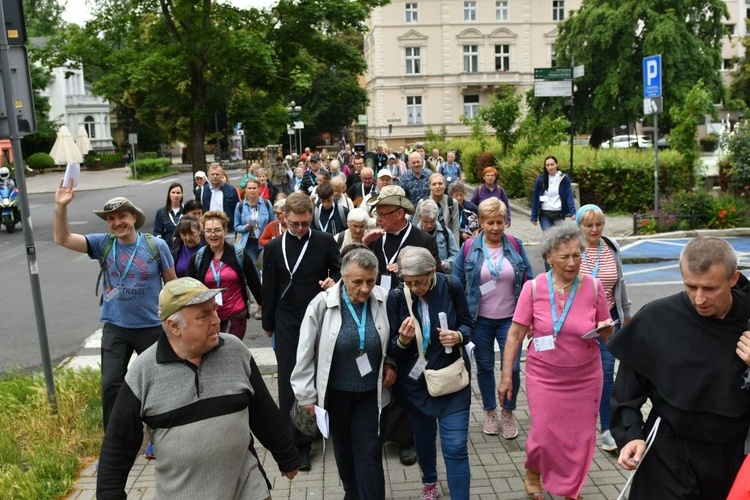 Pierwsza międzyparafialna piesza pielgrzymka