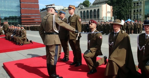 Nowi oficerowie - przyszłość polskiej armii