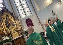 Bp Tadeusz Lityński odprawił Mszę św. w intencji osób skrzywdzonych