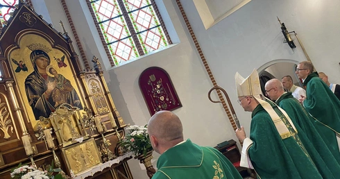 Bp Tadeusz Lityński odprawił Mszę św. w intencji osób skrzywdzonych