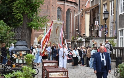 Procesja z wizerunkiem bł. Doroty z Mątowów