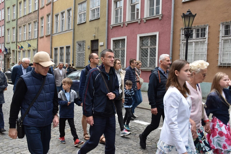 Procesja z wizerunkiem bł. Doroty z Mątowów