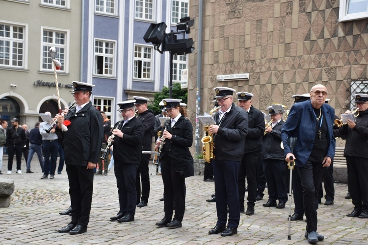 Procesja z wizerunkiem bł. Doroty z Mątowów