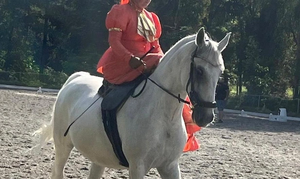 Sportowe lato w damskim siodle