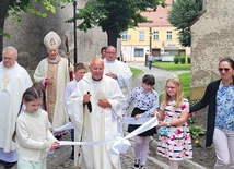 Procesja na rozpoczęcie Eucharystii.