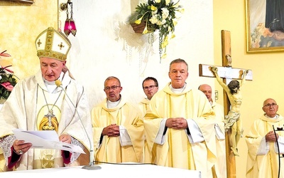 Odpustowi ku czci św. Brata Alberta i obchodom rocznicowym przewodniczył biskup tarnowski Andrzej Jeż.