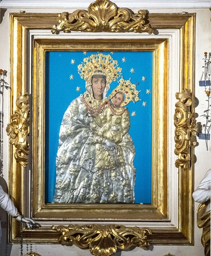 Przed tym wizerunkiem klękało także wielu monarchów. Składali dary, dziękowali za zwycięstwo, prosili o opiekę...