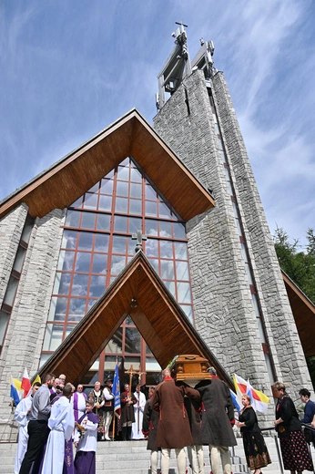 Pierwszy dzień uroczystości pogrzebowych ks. prał. Stanisława Szyszki