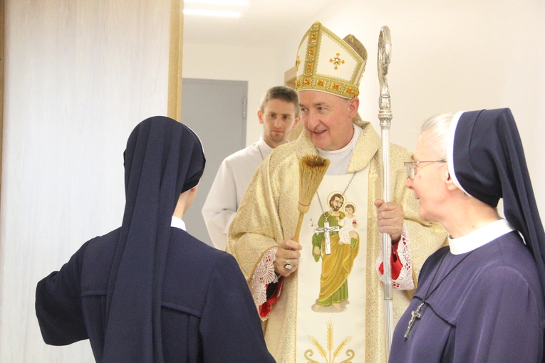 Żabno. Poświęcenie domu sióstr i seniorów