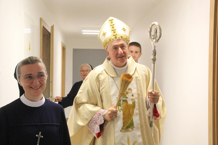 Żabno. Poświęcenie domu sióstr i seniorów
